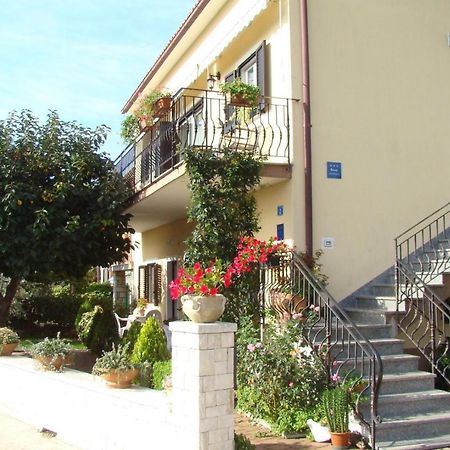 Apartment Complex Orzan Lovrecica Εξωτερικό φωτογραφία