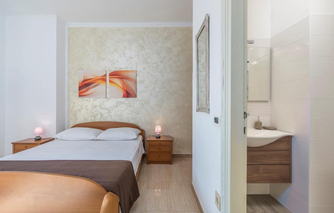 Apartment Complex Orzan Lovrecica Εξωτερικό φωτογραφία