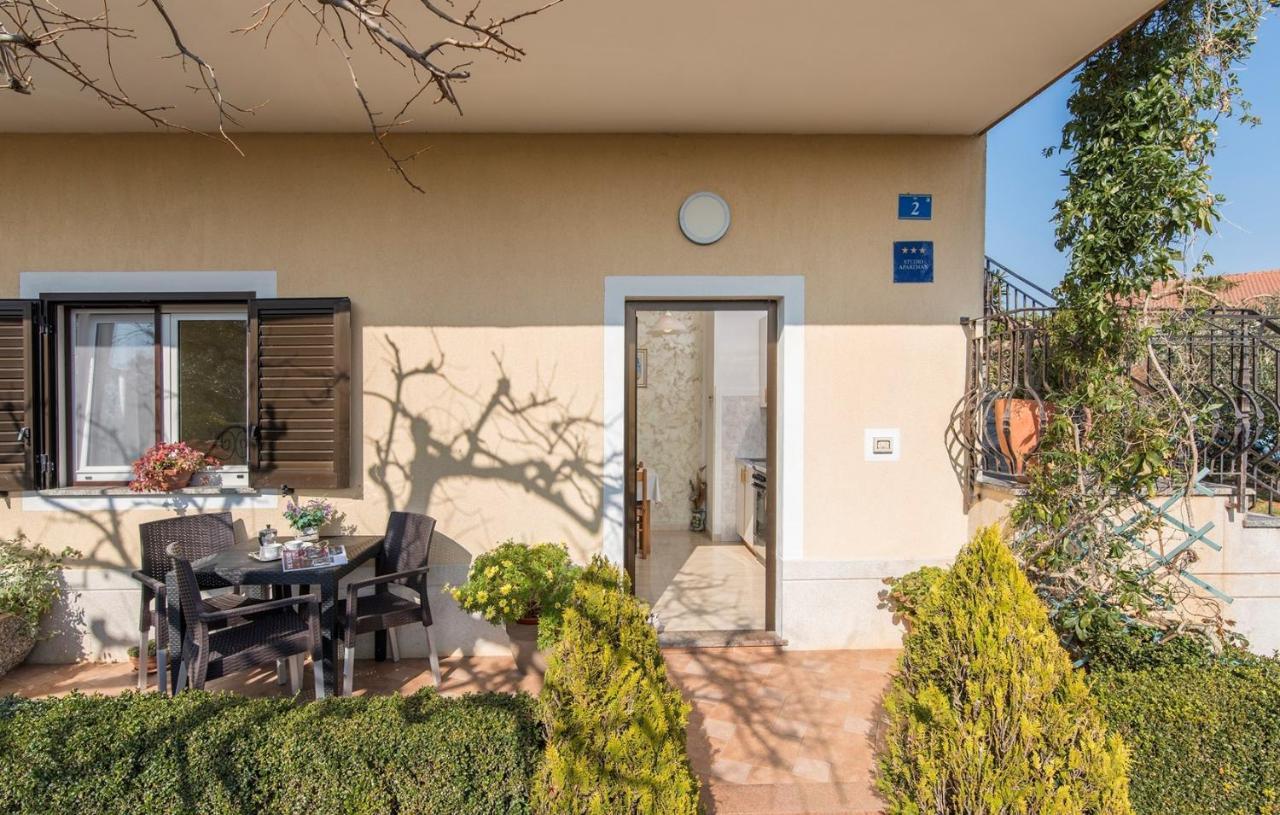 Apartment Complex Orzan Lovrecica Εξωτερικό φωτογραφία