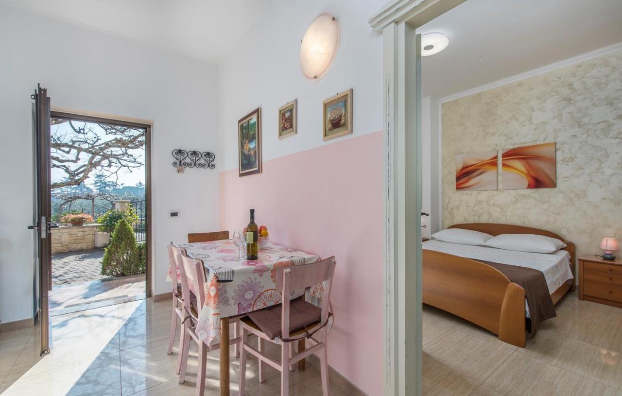 Apartment Complex Orzan Lovrecica Εξωτερικό φωτογραφία