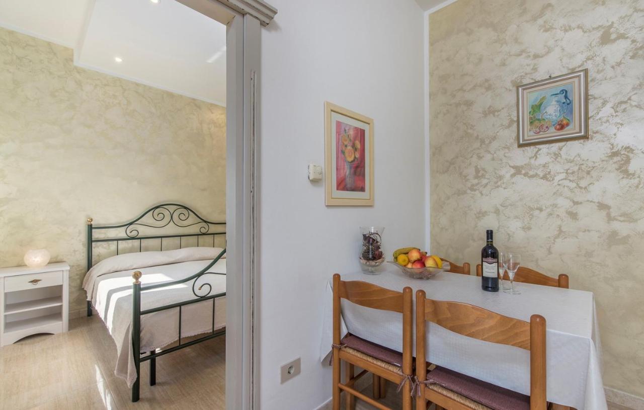 Apartment Complex Orzan Lovrecica Εξωτερικό φωτογραφία
