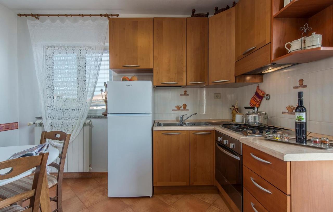 Apartment Complex Orzan Lovrecica Εξωτερικό φωτογραφία