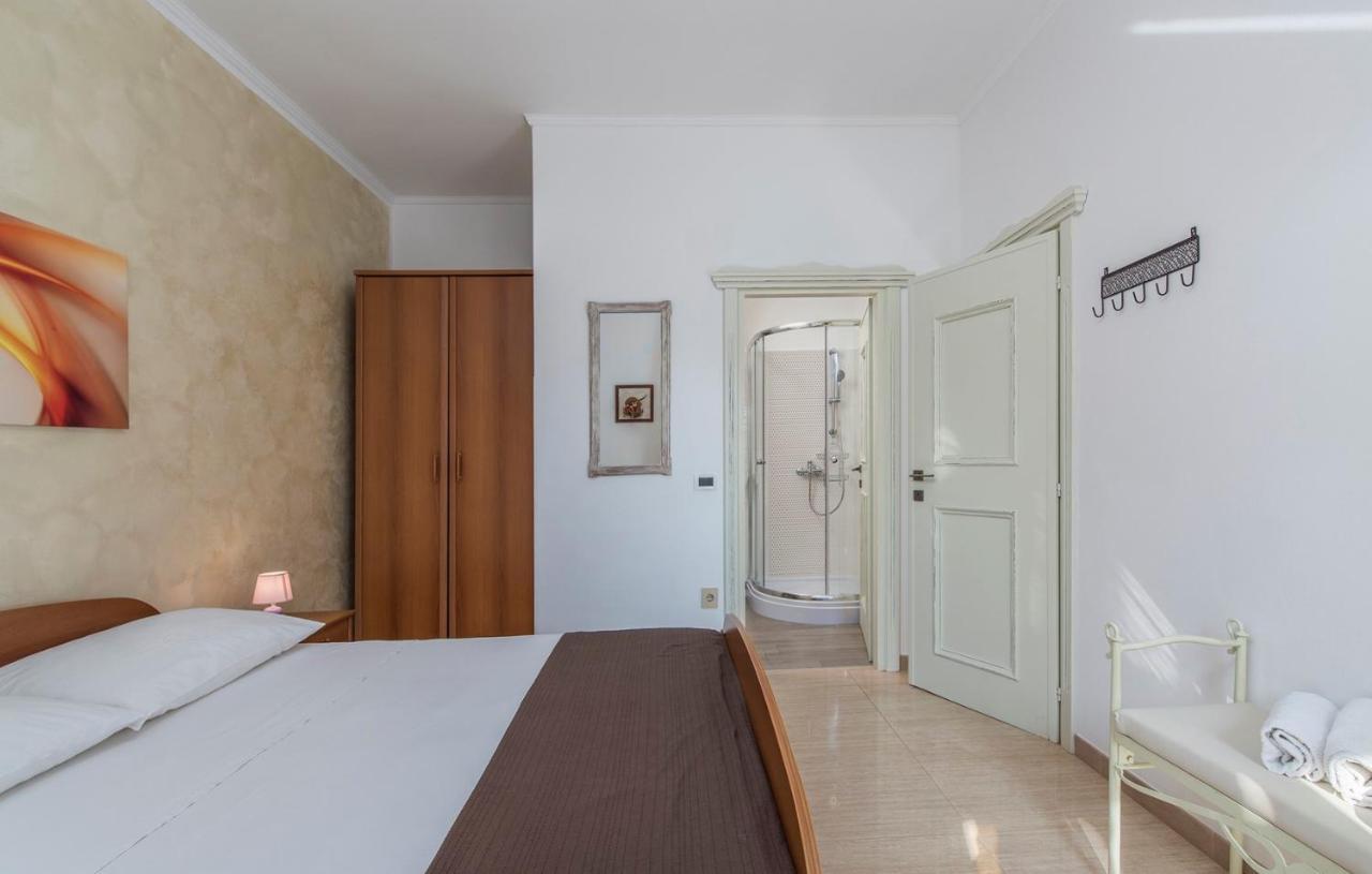 Apartment Complex Orzan Lovrecica Εξωτερικό φωτογραφία